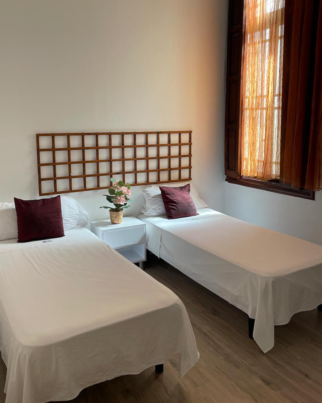 The Cathedral Hostel Murcia Exterior photo