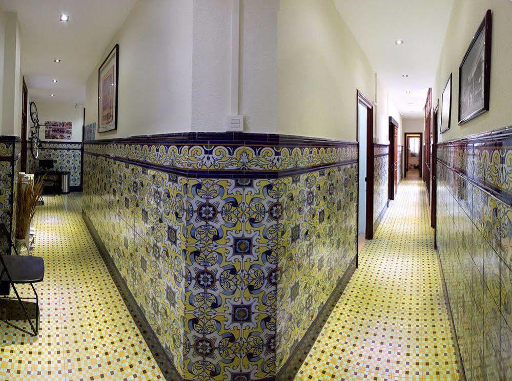 The Cathedral Hostel Murcia Exterior photo
